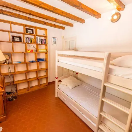 Villa Villa 3 Chambres Avec Piscine Privee, Veranda Et Jardin Pres Des Plages - Fr-1-768-16